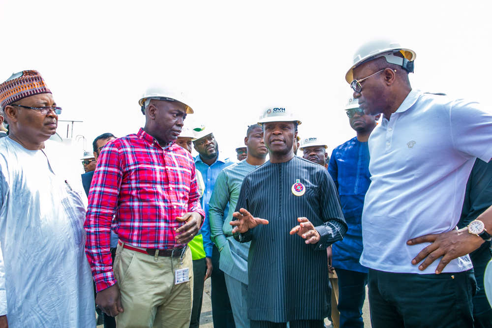 We Feel Your Pains, Fuel Crisis To Be Resolved Soon, VP Osinbajo Tells Nigerians During Stopover At Lagos Filling Stations