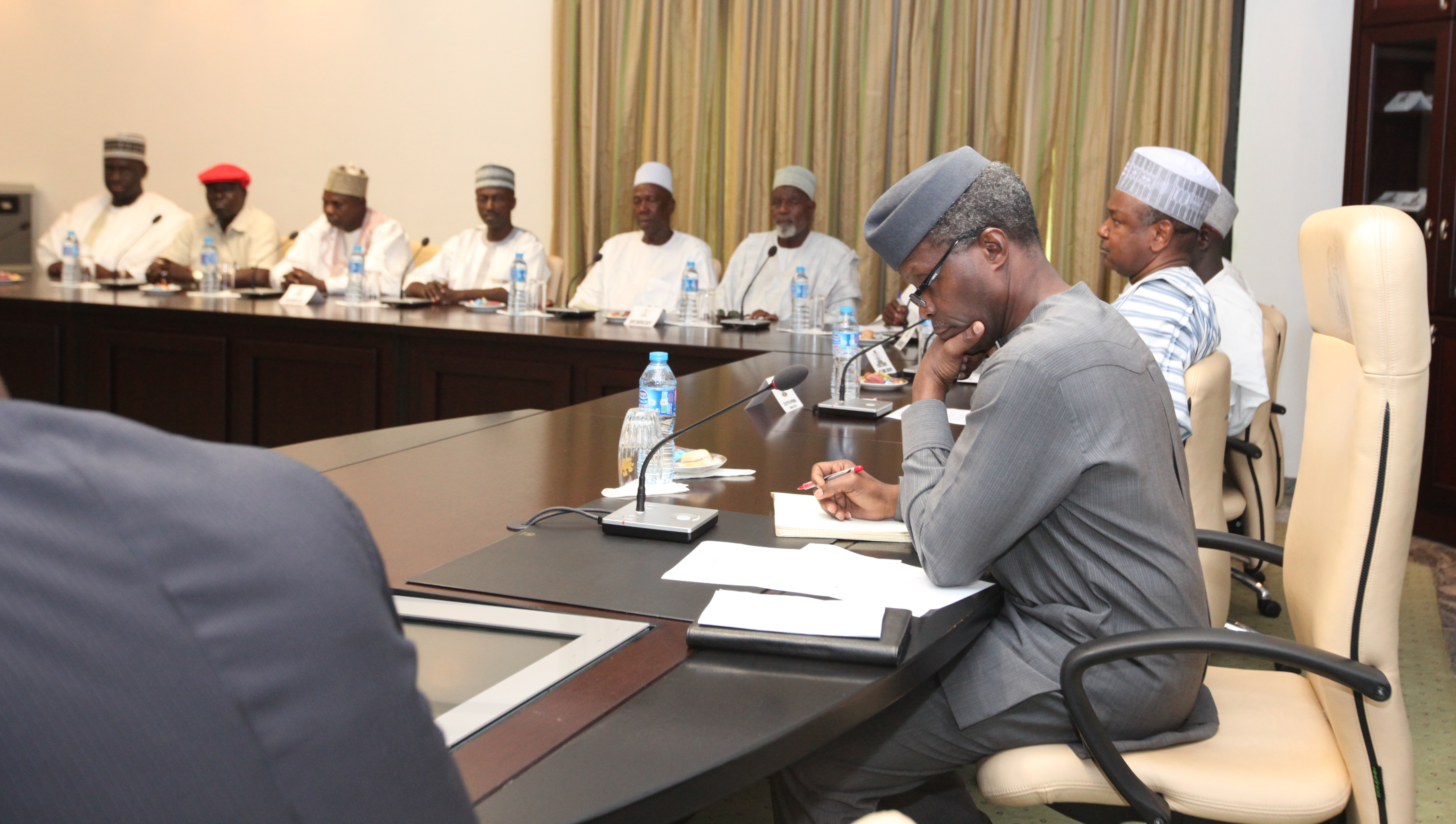 VP Osinbajo Meets With Association Of Rice & Wheat Millers On 04/05/2016