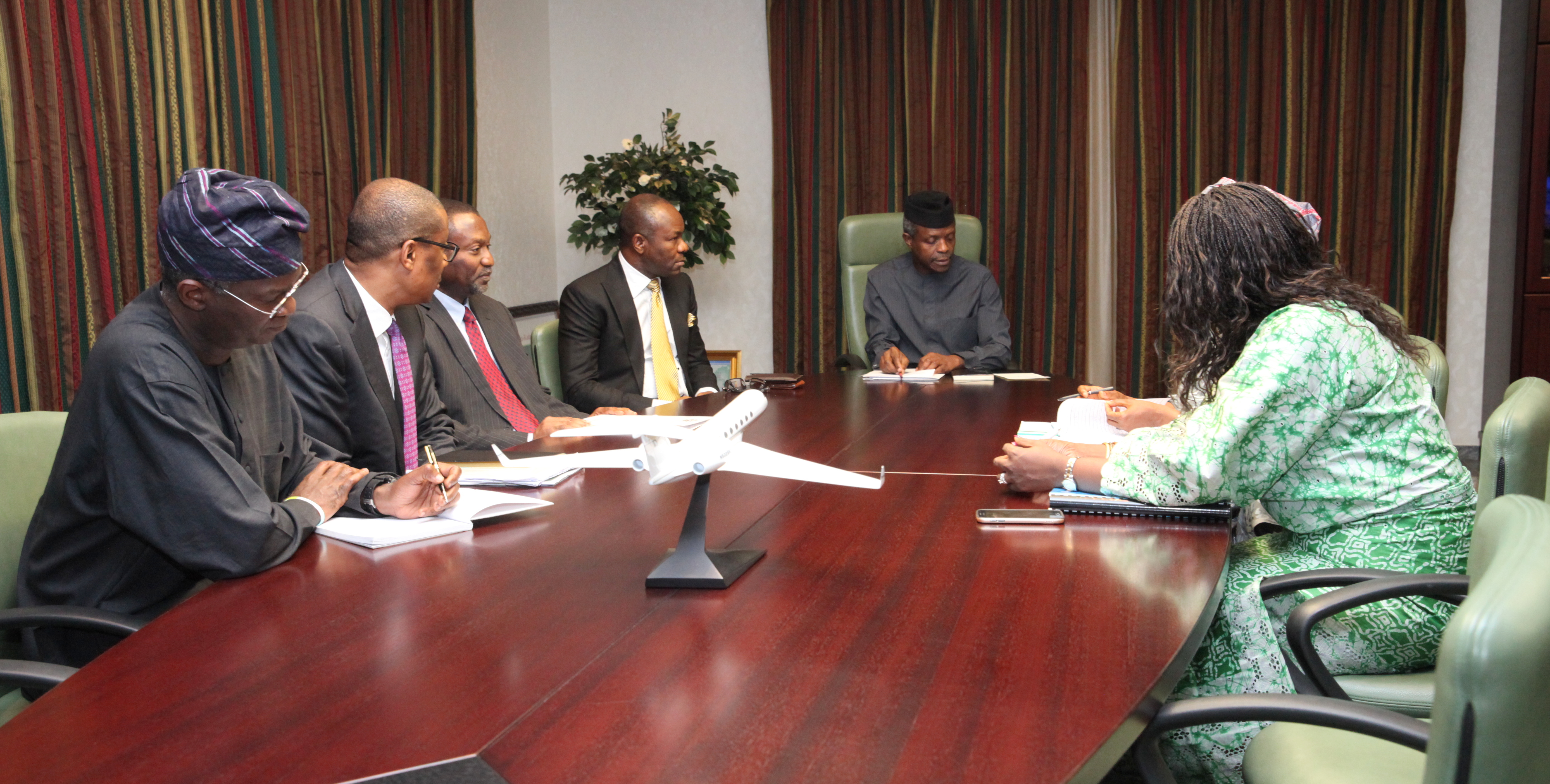 VP Osinbajo Presides Over Budget & Planning Meeting With Ministers On 12/11/2015