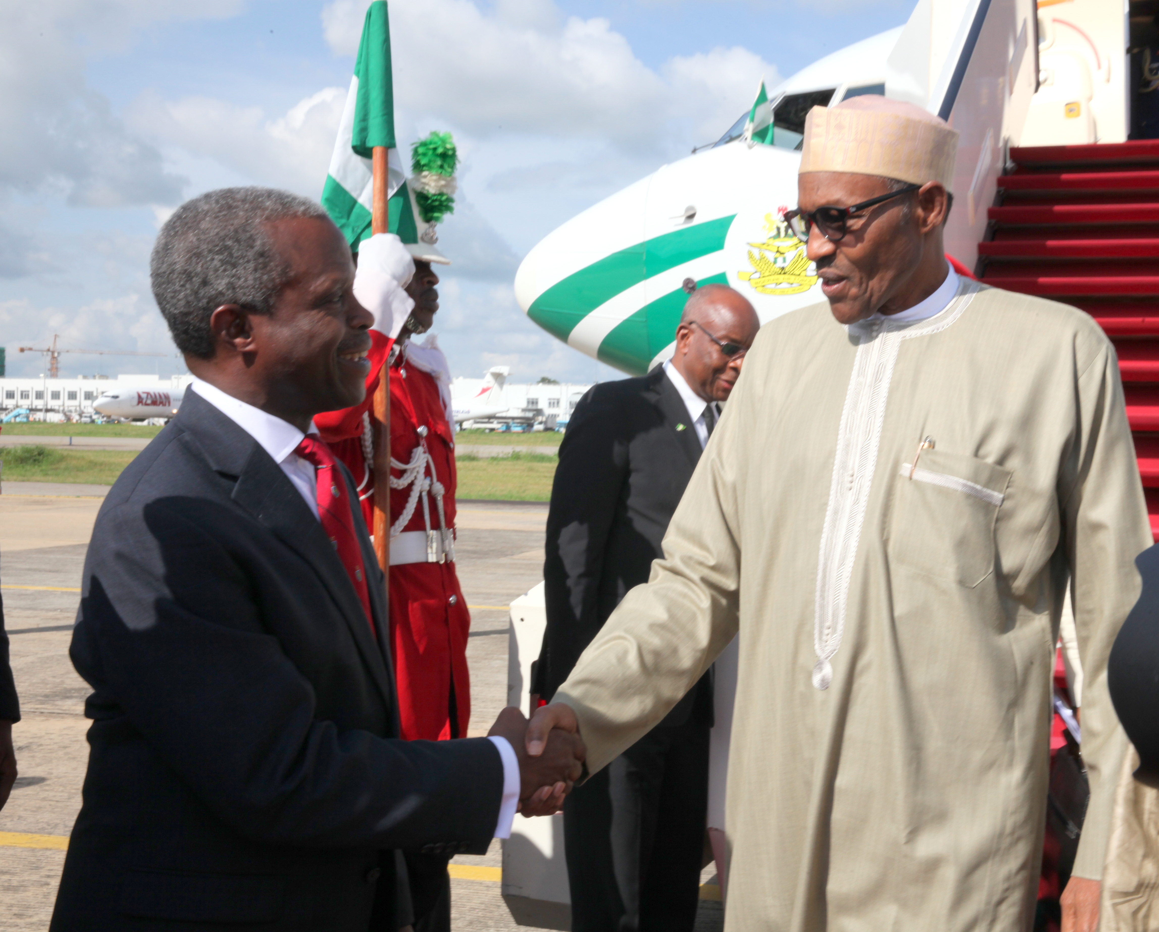 VP Osinbajo Receives President Buhari From France On 16/09/2015