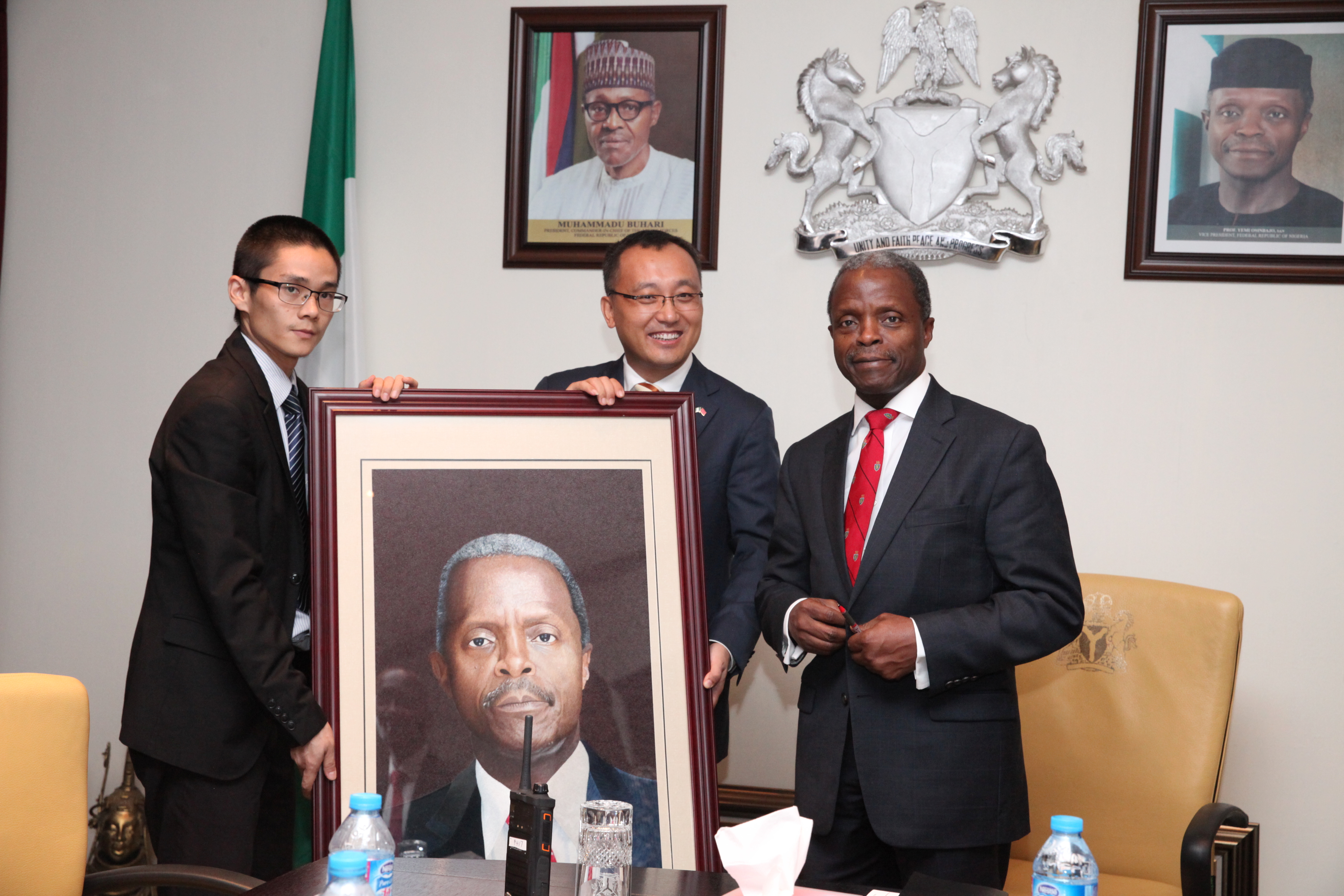 VP Osinbajo Meets With Huawei Executive Management Team On 16/09/2015