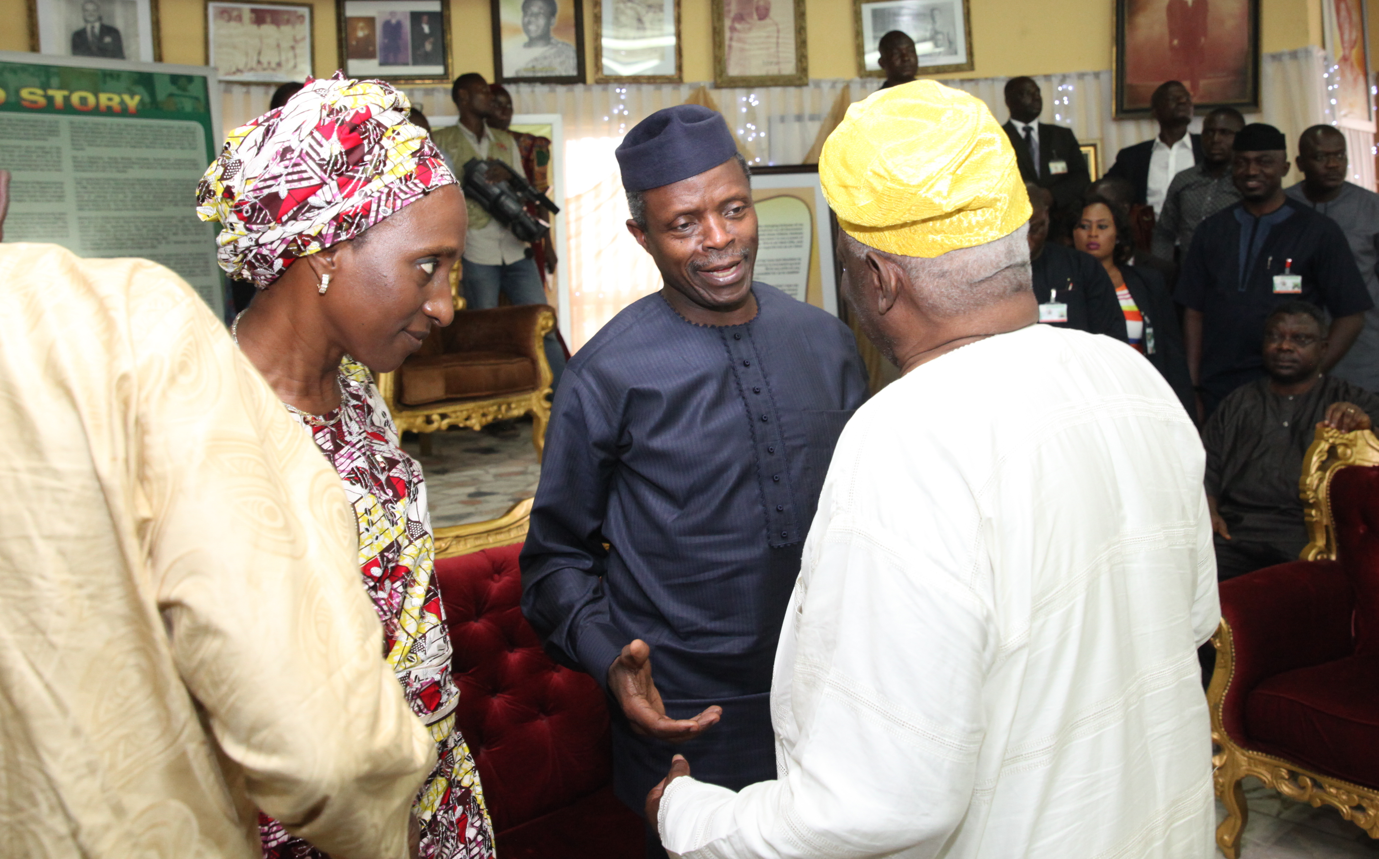VP Osinbajo Pays Condolence Visit To The Family Of Late Mama H.I.D. Awolowo On 20/09/2015