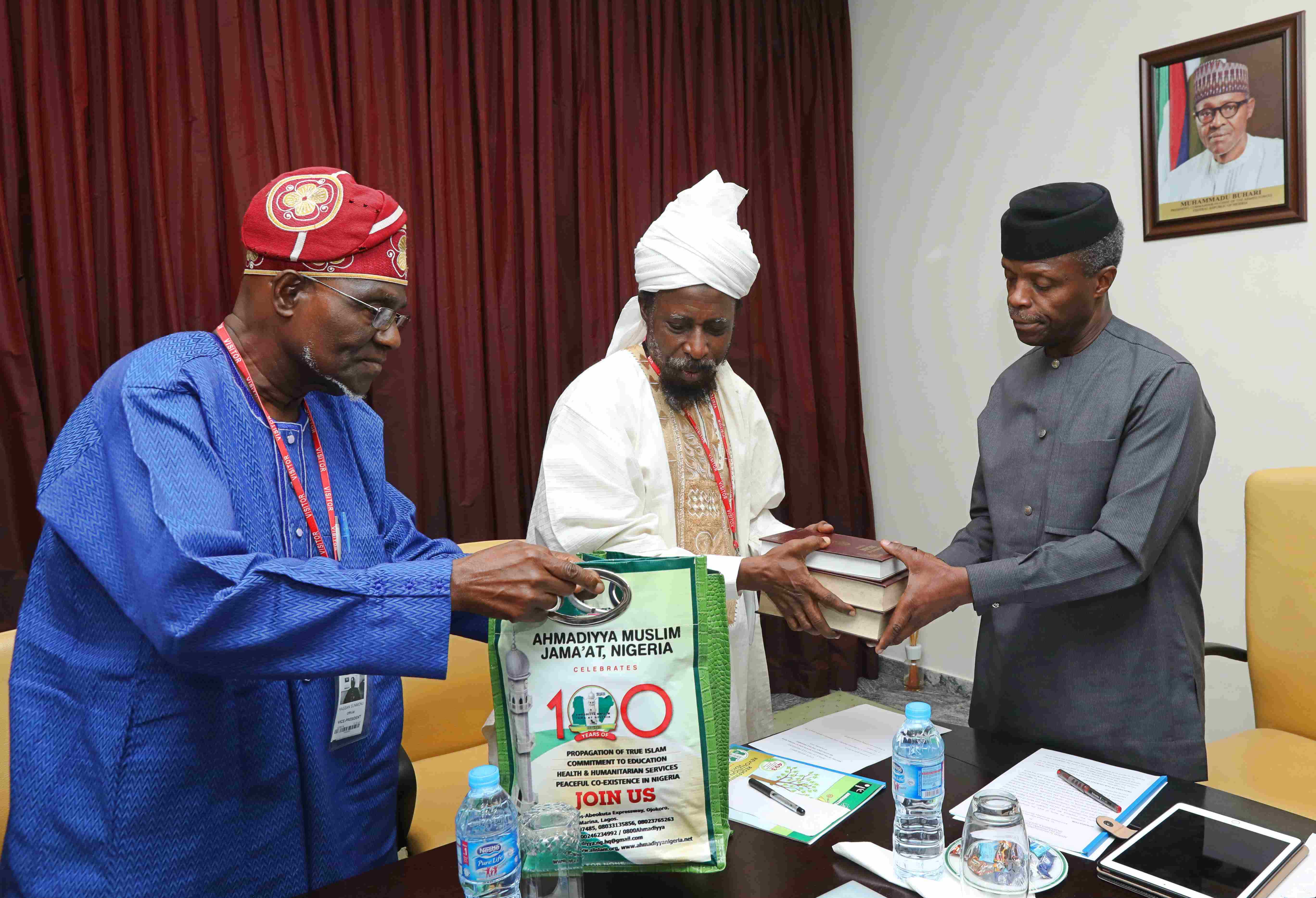VP Osinbajo Receives Ahmadiyya Muslim Jama’at Nigeria On 08/12/2016