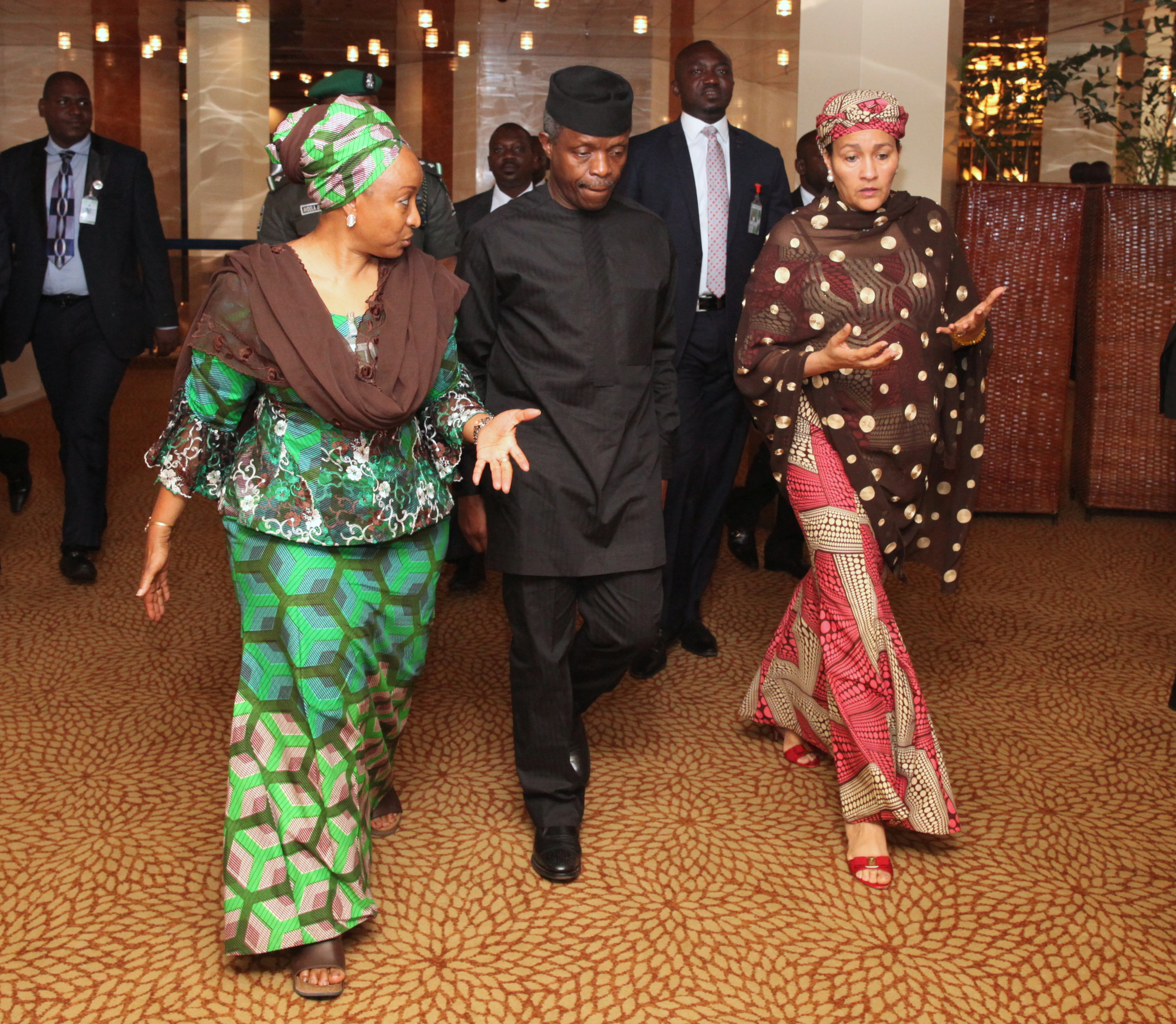 VP Osinbajo Attends A Roundtable On Vulnerable People In Insurgency & Other Conflicts In Nigeria On 13/04/2016