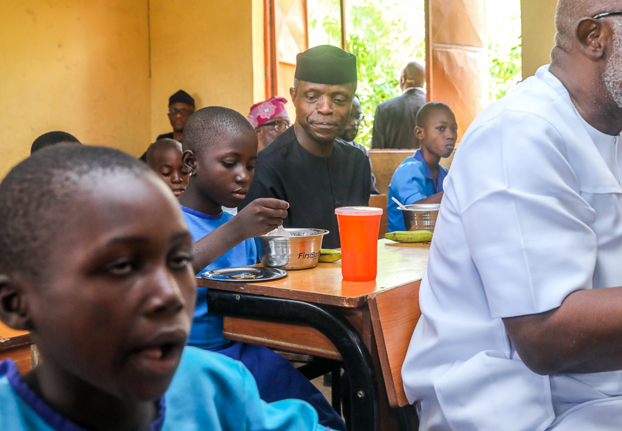 VP Osinbajo Visits Alagbaka State Primary School, Akure, Ondo On 04/05/2018