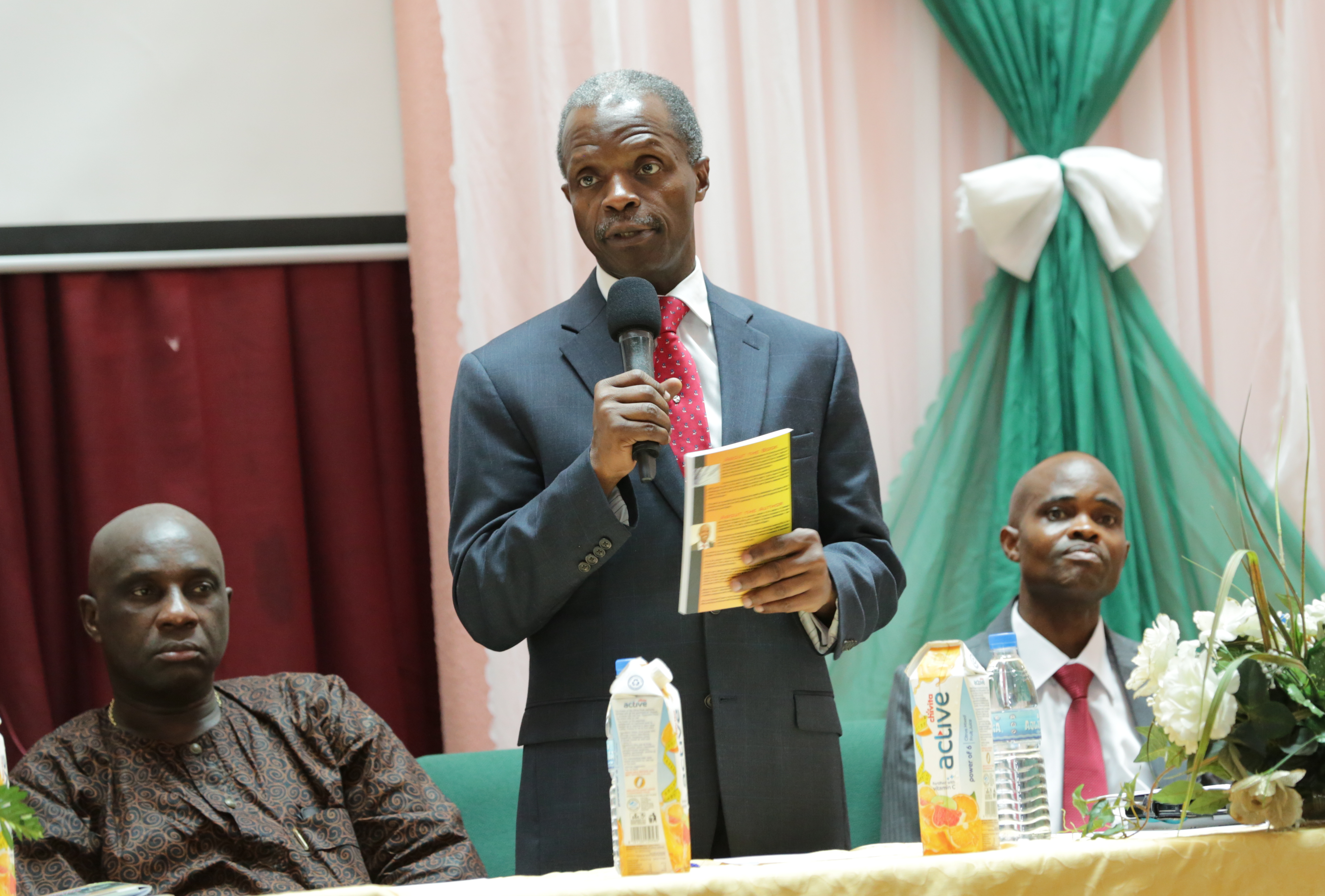 VP Osinbajo Attends Pastor Moses’ Book Launch On 18/05/2015