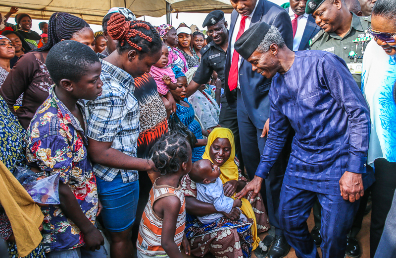 VP Osinbajo Continues Family Chats  & Next Level Engagements In Karu, Mpape & Kubwa On 17/01/2019