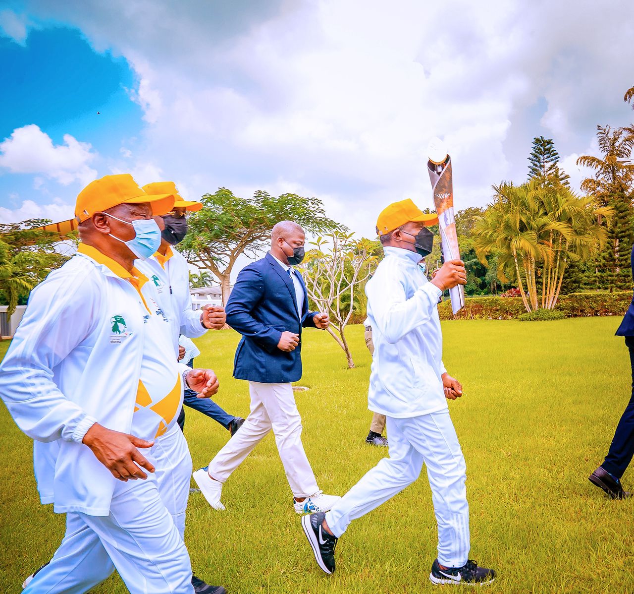 Queen’s Baton Relay Reminds Us Of Brotherhood, Friendship Among Commonwealth Members, Says Osinbajo As Nigeria Receives The Baton