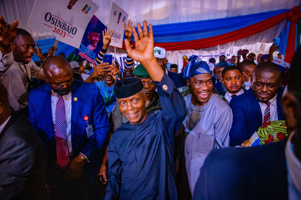 Celebration In Lagos As Osinbajo Gets Electrifying Welcome At APC Supporters’ Meeting