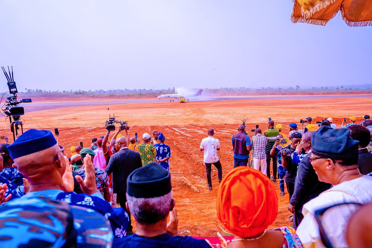 This Is How We Build A Prosperous Nation, Osinbajo Says At Maiden Test Flight Of Gateway Agro-Cargo Airport