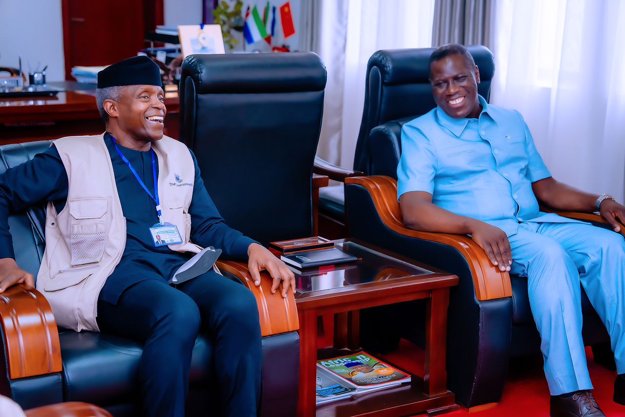 Prof. Osinbajo Meets With The Sierra Leonean Minister Of Foreign Affairs, Prof. David John Francis Ahead Of The Elections On 20/06/2023